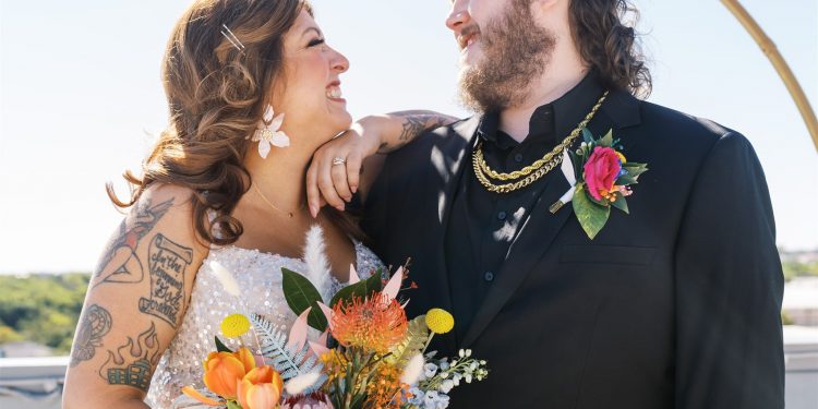 WEDDING BRUNCH WITH DISCO BALLS,DIY DECOR AND REFERENCES