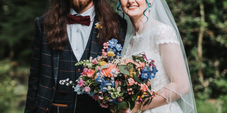 RELAXED WEDDING ON THE THEME “PEACE & LOVE”