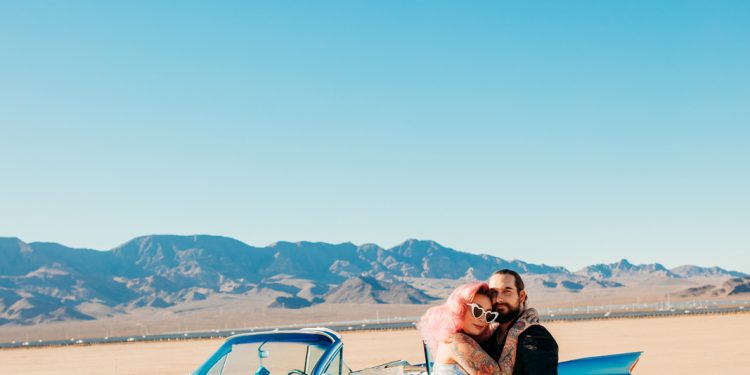 GLAM VINTAGE LAS VEGAS WEDDING AT THE NEON GRAVEYARD